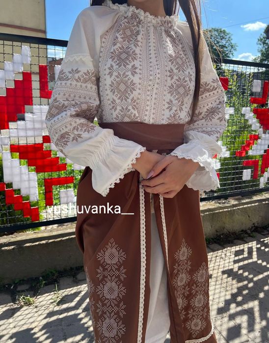 Вишита сукня з плахтою