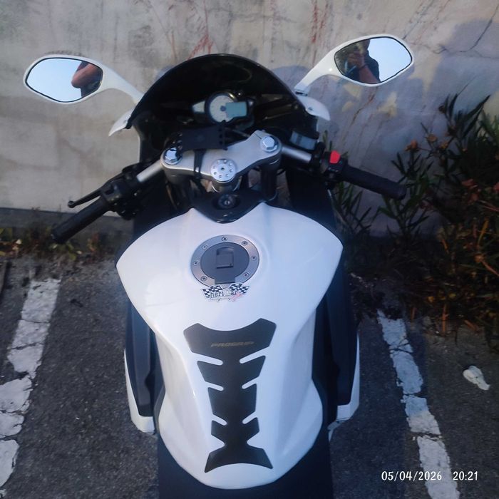 Vendo mota Megelli 125 cc