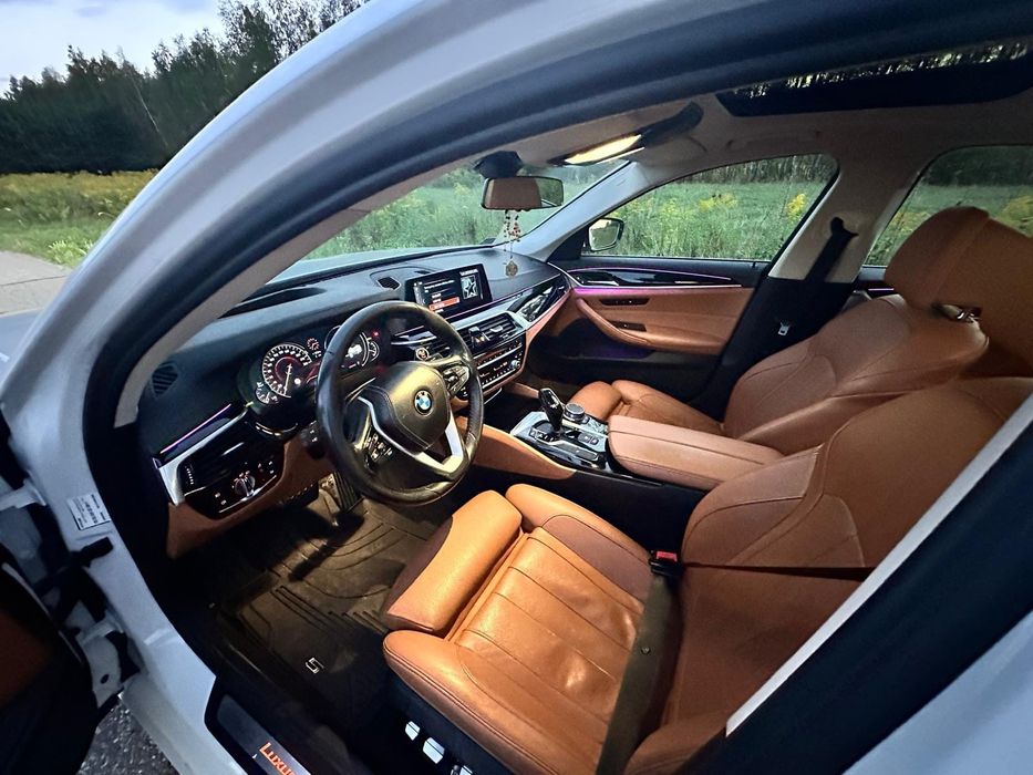 BMW 5, bogata wersja luxuary,