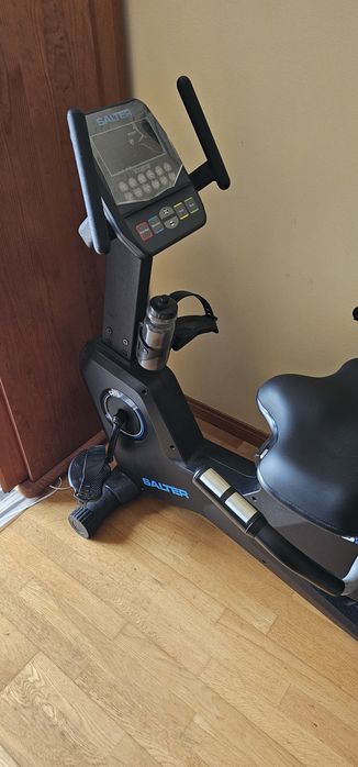 Bicicleta estática ergonómica