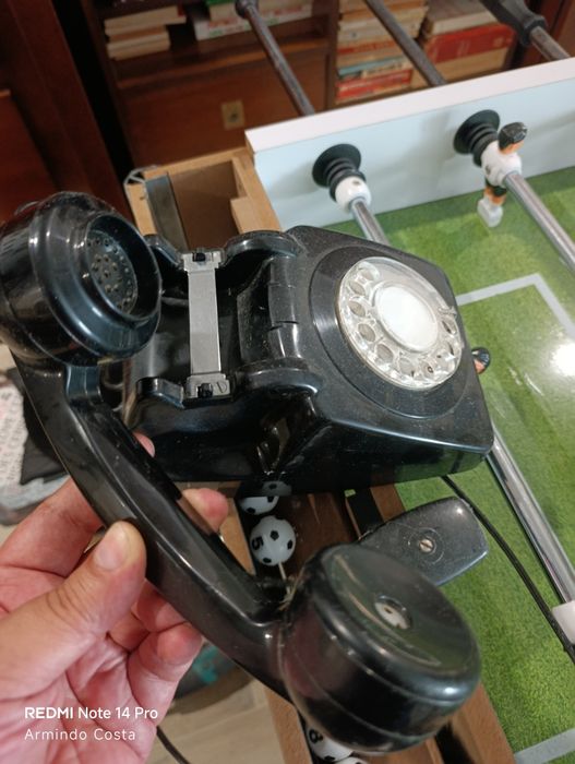 Telefone de baquelite preto