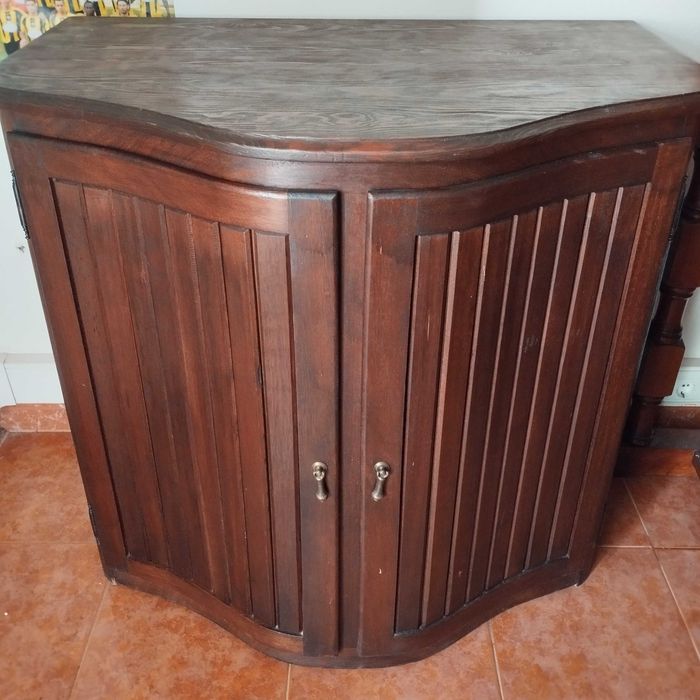 Moveis diversos - Mesas Cabeceira, Armário c/Estante, Escrivaninha, Cabide