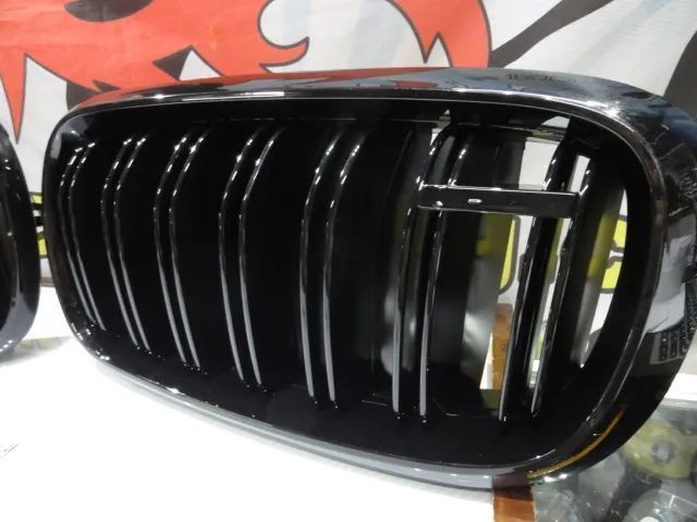 Grelha frontal em preto piano brilhante para BMW X5 F15, X6 F16 2013-2018 M4 look / dupla lâmina em Plastico ABS