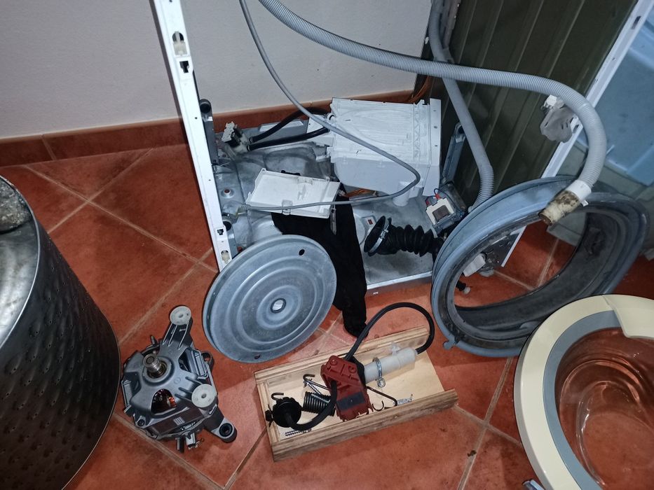 Máquina de lavar balay 8410, para pecas ou reparar, ler descrição !