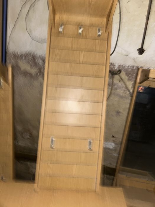 Вішалка для одягу з джеркалом та тумбою