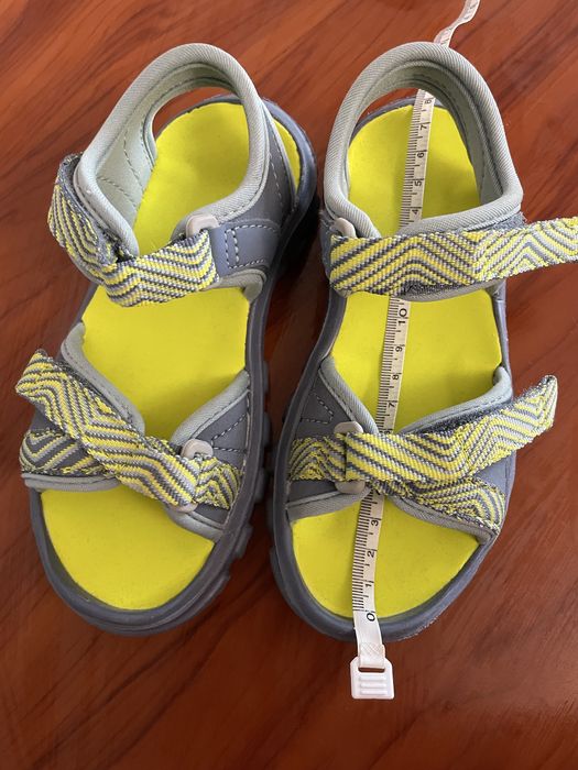 Босоніжки сандалі Quechua