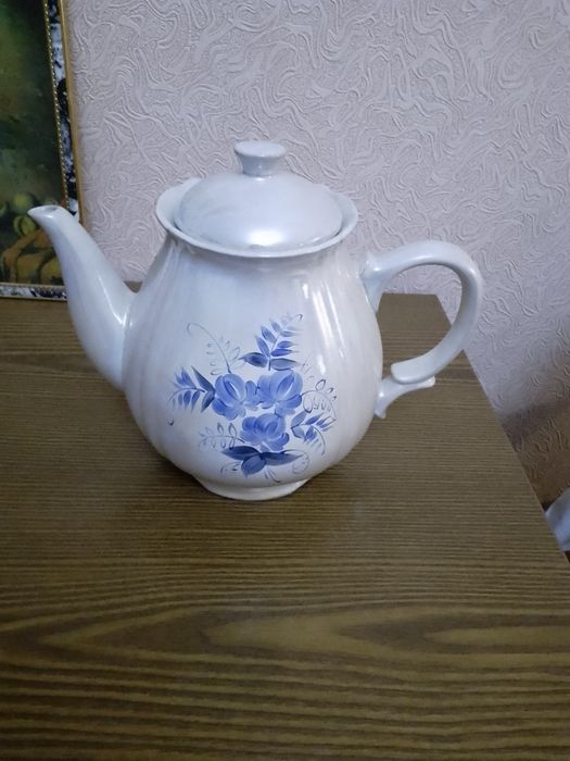 Продам большой чайник заварник.
