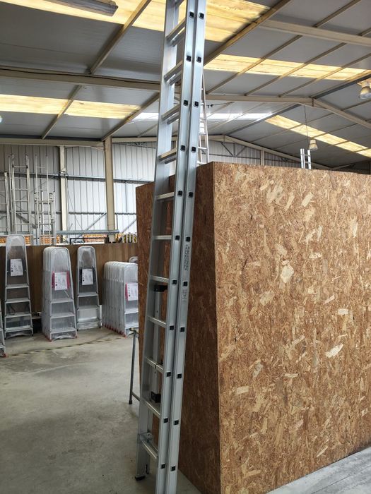 Escada Dupla 4+4 (7m Úteis) Degrau Quadrado Nova - Entrega de Fábrica