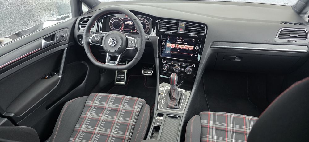 Volkswagen Golf 2.0  VII GTI 245KM
Bezwypadkowy   Jak nowy