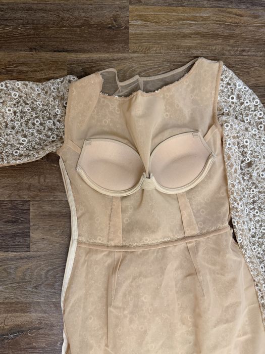 Сукня з бісером, бежева