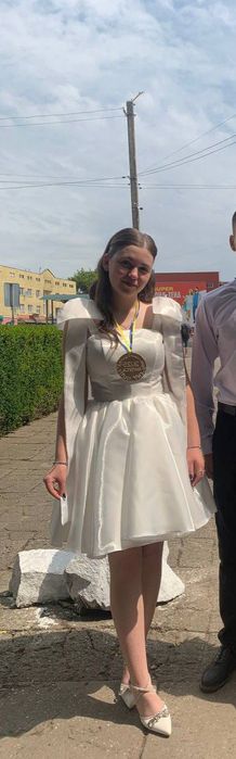 сукня на випуск: