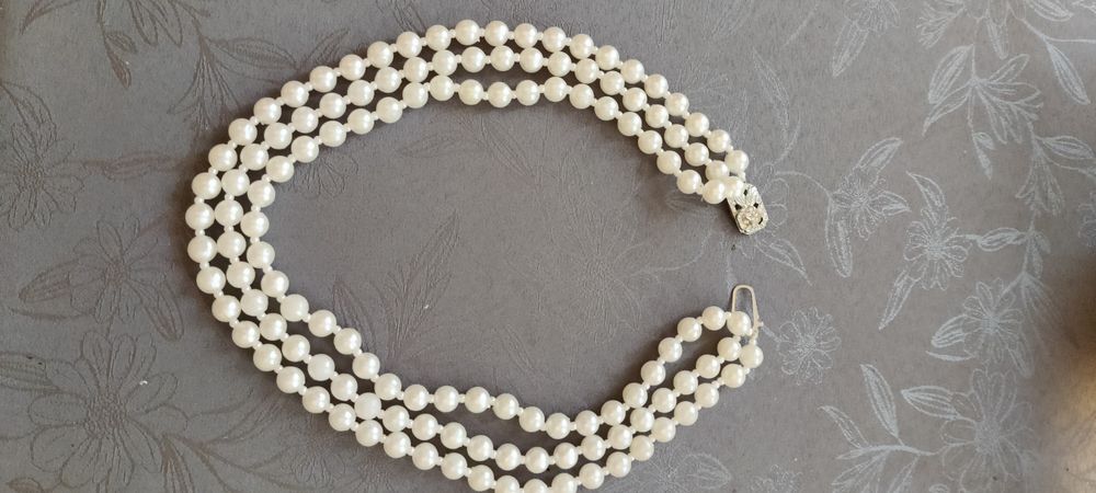 Korale w kolorze perłowym