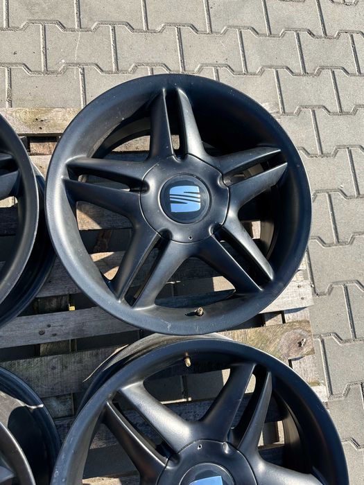 7jx17 et38 seat fr leon oryginal czarne 5x100 17"