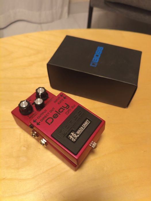 Boss Dm2W 
Fiz as gravações q