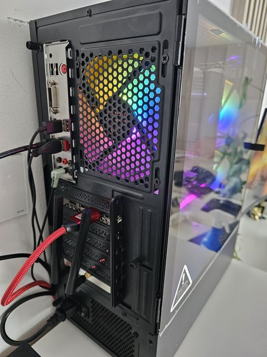 Komputer gamingowy,Rtx 4060ti,ryzen 5 5600,1tb ssd,ddr4 16gb,wifi,win