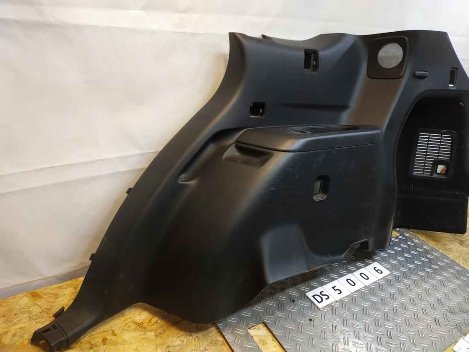 Mazda CX9 2016-2024 обшивка (карта) багажника R DS5006 TK4868850