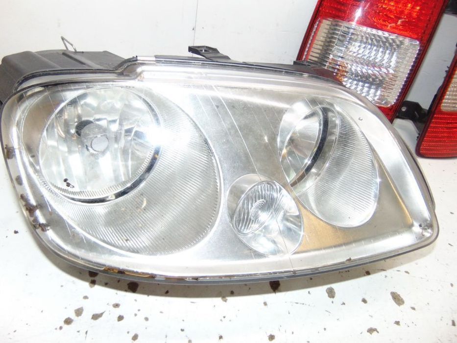VW caddy 2005 farolins e faróis