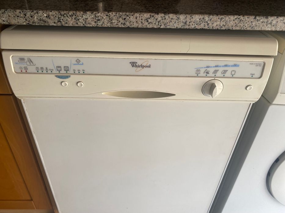 Máquina lavar louça Whirlpool ADP 952