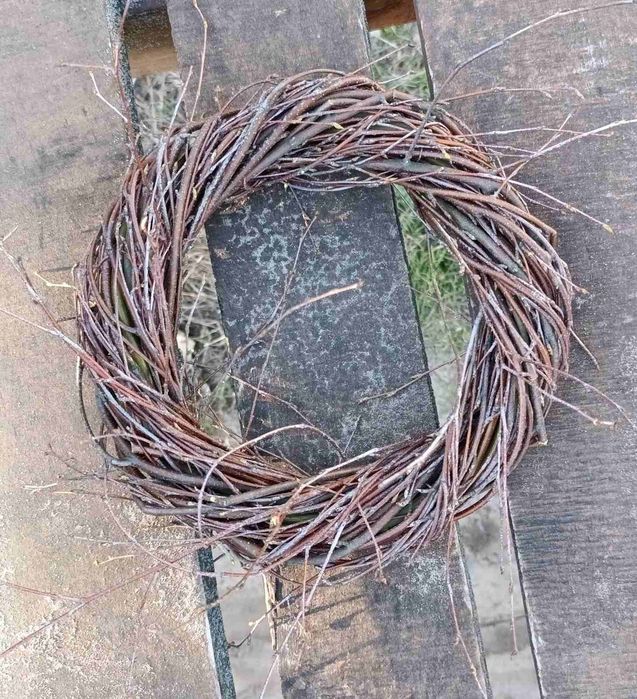 Віночки з гілок берези