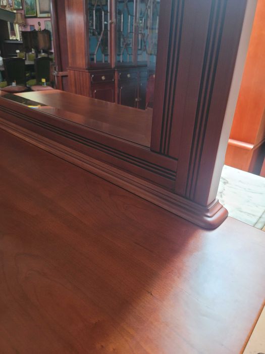 Grande cómoda em madeira maciça com espelho - Sem m