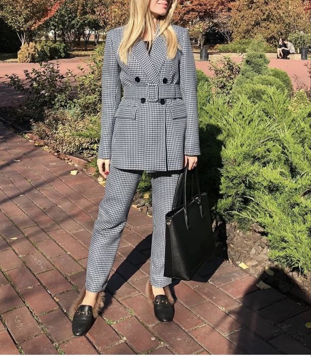 Класичний костюм