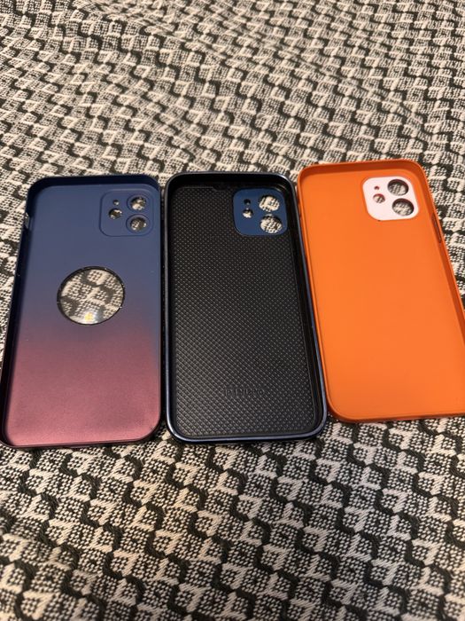 Чехлы на iPhone 12