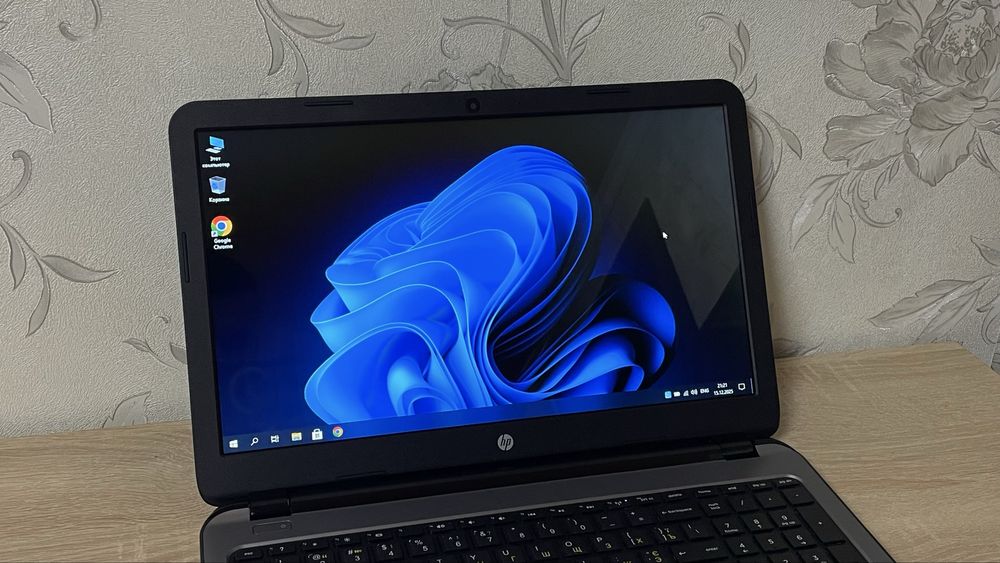 Ноутбук HP Pavilion 15 / Intel Core i5 / 8 GB RAM / SSD / 3 год. акб