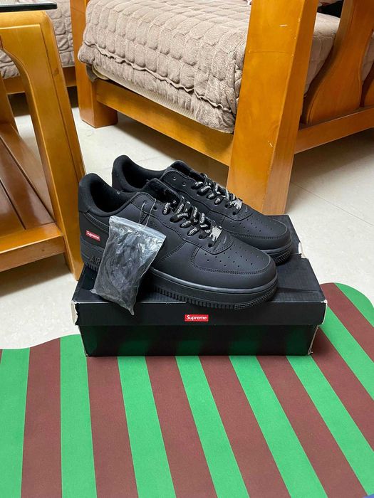 Air Force 1 Low Supreme Czarny r.40