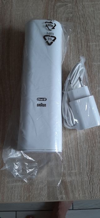 Sprzedam ładujące etui na szczoteczkę z ładowarką