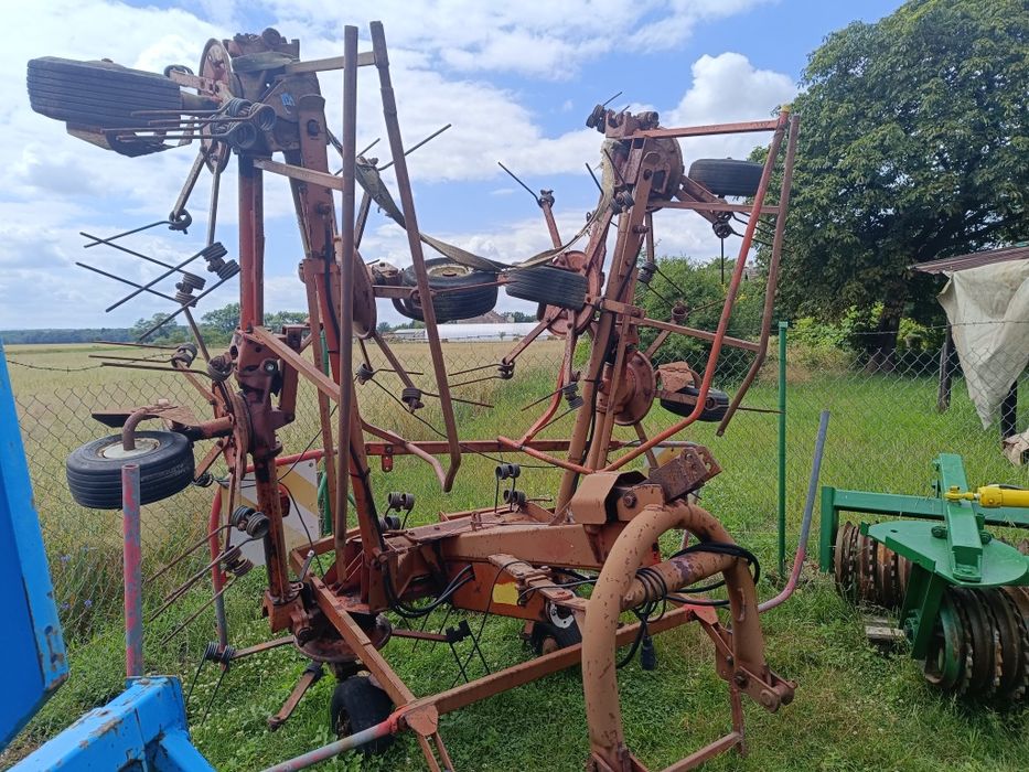 Przetrząsarka Kuhn 850 nie Claas