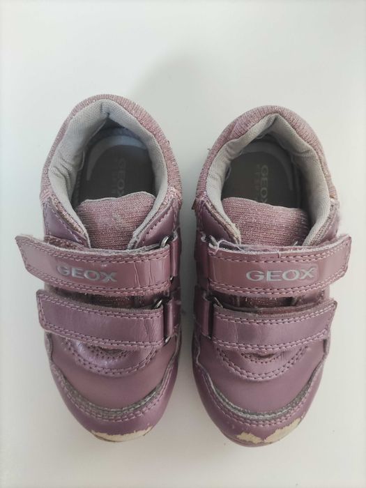 Sapatilhas e sapatos criança