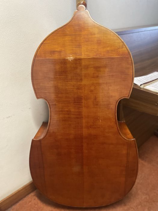 Contrabaixo de Cordas