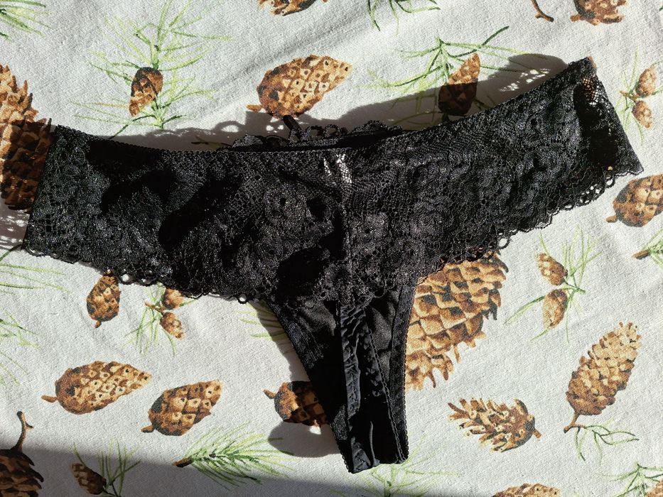 Stringi damskie rozm. M