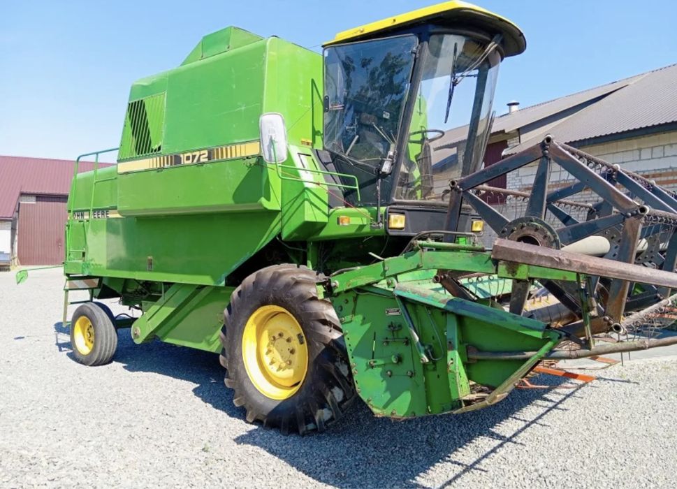 Комбайн зерновий зернозбиральний John Deere 1072 свіжопривезений.