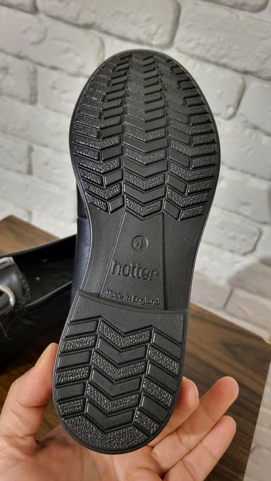 Шкіряні лофери hotter