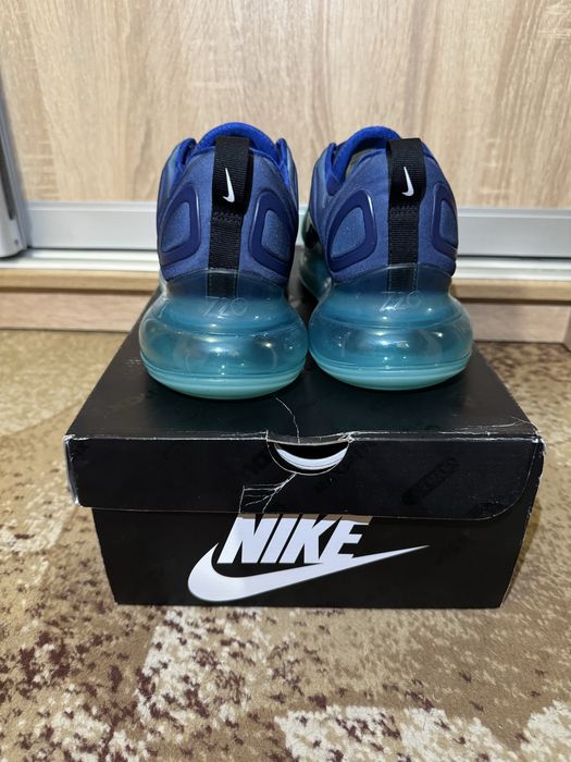 Nike Air Max 720 EU43
