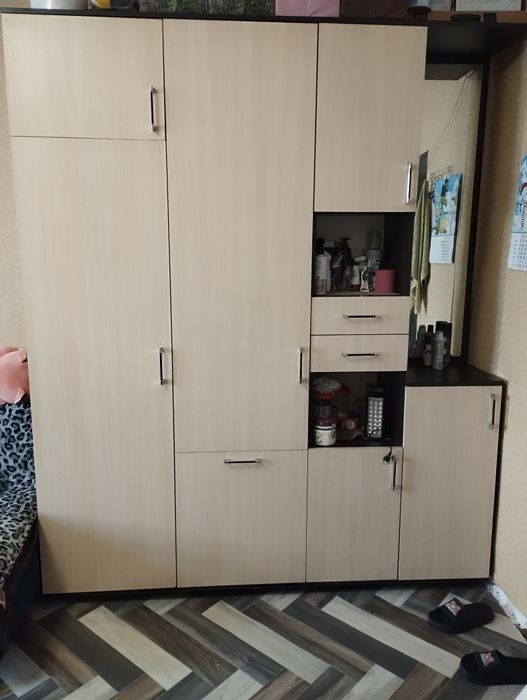 Продам прихожую  б/у