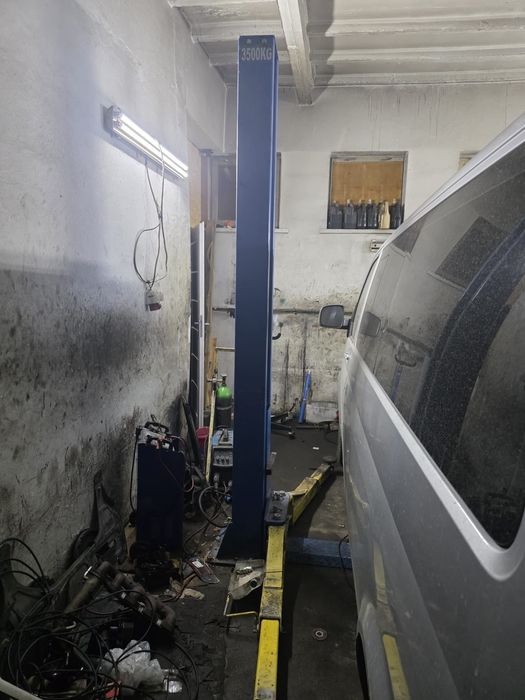 Sprzedam używany podnośnik dwukolumnowy firmy CASTEX QJY3.5-D