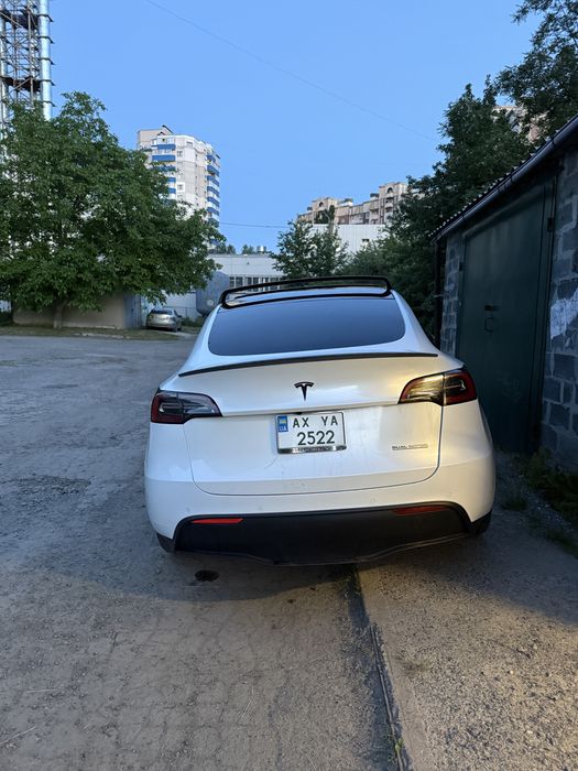 TESLA model Y 2022 Perfomance