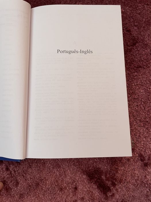 Dicionário escolar Oxford Português-Inglês e Inglês-Português