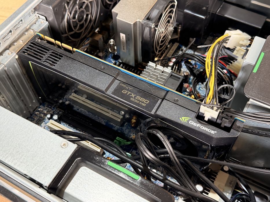 Workstation HP Z600 Xeon Nvidia GTX 580 12GB