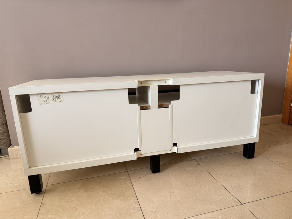 Movel de sala IKEA BESTA
