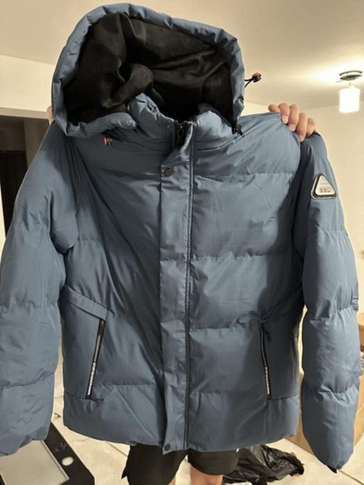 Kurtka przeciwdeszczowa Xl pisać na priv