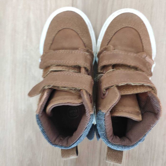 Brązowe sneakersy 23
