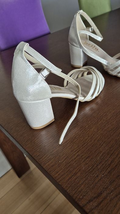 Buty ślubne NOWE Brilu 38 ecru z połyskiem