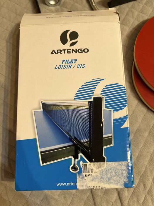 Zestaw do tenisa stołowego - siatka, 2 paletki oraz piłka