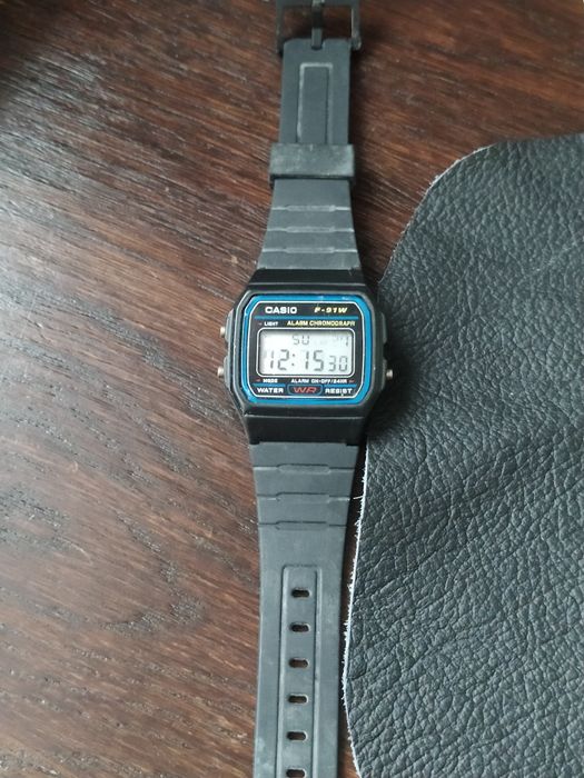 Casio f-91w годинник на запчастини