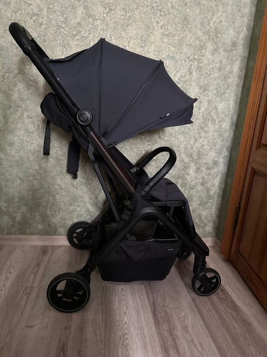 Прогулянковий візок Carrello Nova/ Карело Нова