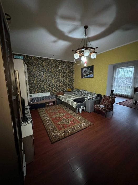 Продам будинок на 4 кімнати в центрі Стрижавки 5330