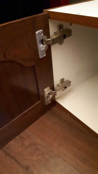 Armário pequeno e decorativo